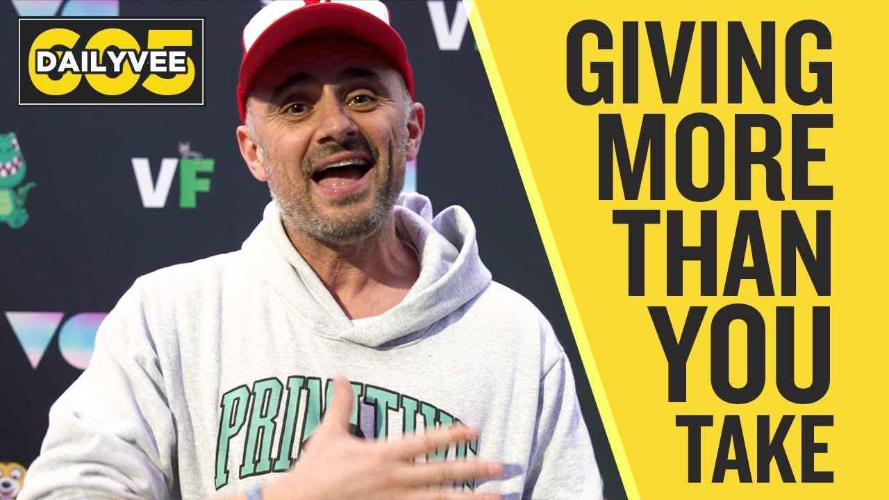 The Only Way To Build A Community – DailyVee 605 | VeeCon Day 3