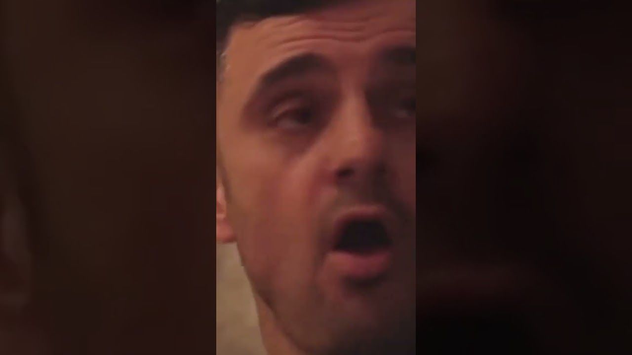 The first time I got offered to speak for money $$ #storytime #garyvee #shorts
